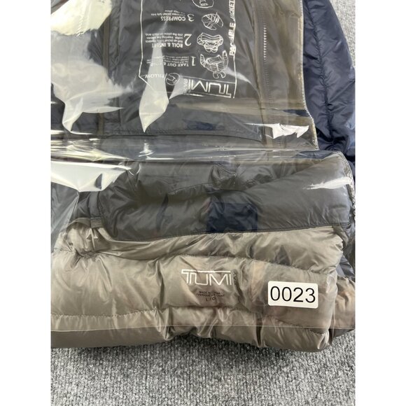 Tumi Black Puffer Jacket Full Zip Lightweight Quilted Design With Zippered Pocke - Picture 11 of 11